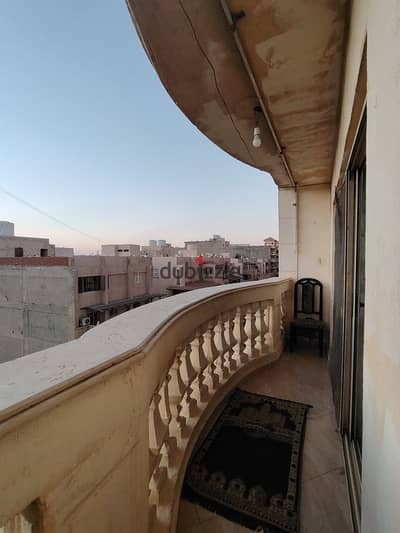 ١٥٠م مفؤوش وابوار المياة ٣ غرف وريسبشن ٢ ق و٢ حما متفرع من ميدان زويل