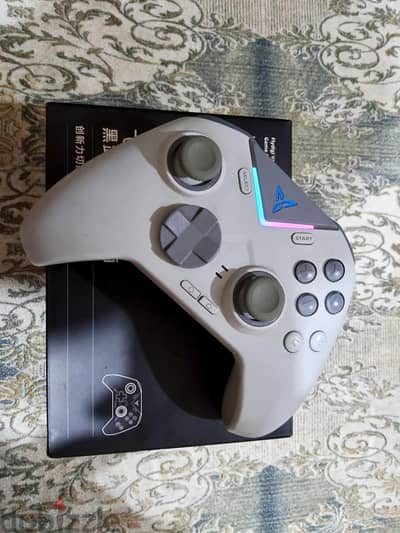 دراع Flydigi Vader 3 Pro  اضائه RGB