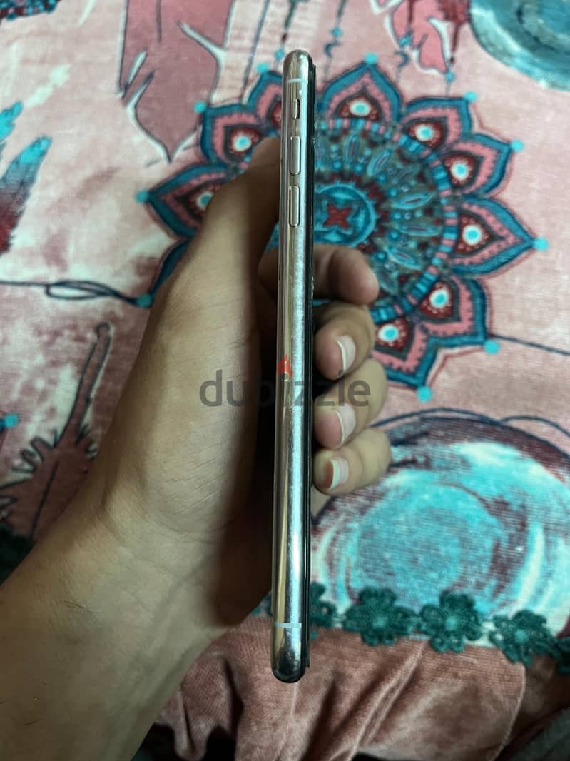Apple - iPhone XS Max 3