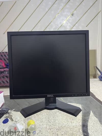 شاشة Dell P190St
