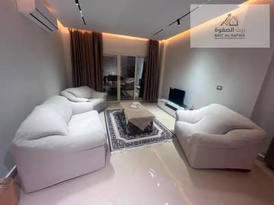 شقه مفروشه للايجار مدينه الشروق كمبوند وصال ريزيدنس