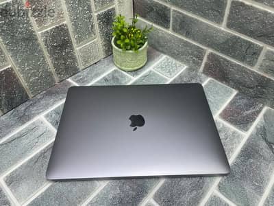 MacBook Pro 13” – 2017