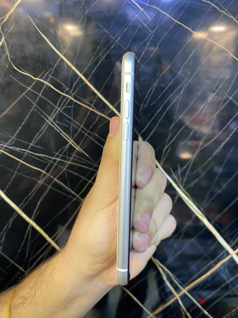 Apple - iPhone 11 128GB 1