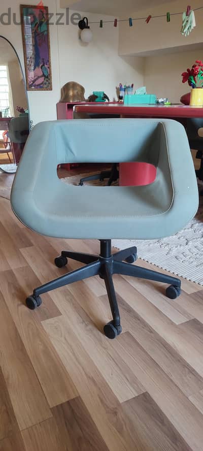 4 chairs used for one month like new