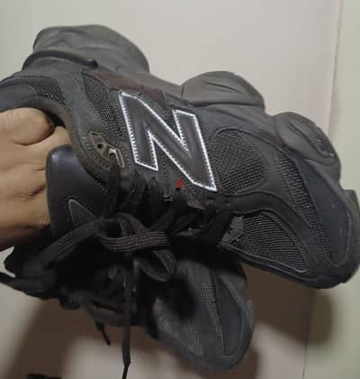 حذاء new balance 9060 مقاس 43