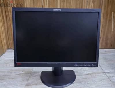 شاشه كومبيوتر للبيع Lenovo حالتها ممتازه