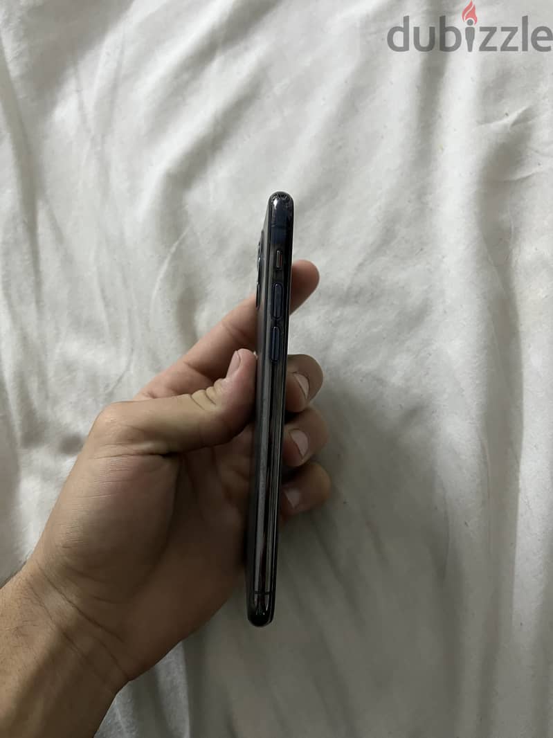 Apple - iPhone 11 Pro 4