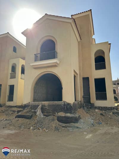 Standalone corner unit for sale in Kavanagh Lake | Garden 205m² | Large landscaped view | Imminent handover | 18 million