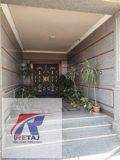 Apartment for rent, ultra-super-lux finishing, 230 square meters, priced at 25,000 EGP, in the First Settlement, East Academy.