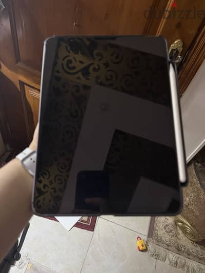 iPad Pro 11 inch 4th Generation 128 GB with Magic Keyboard and Pencil