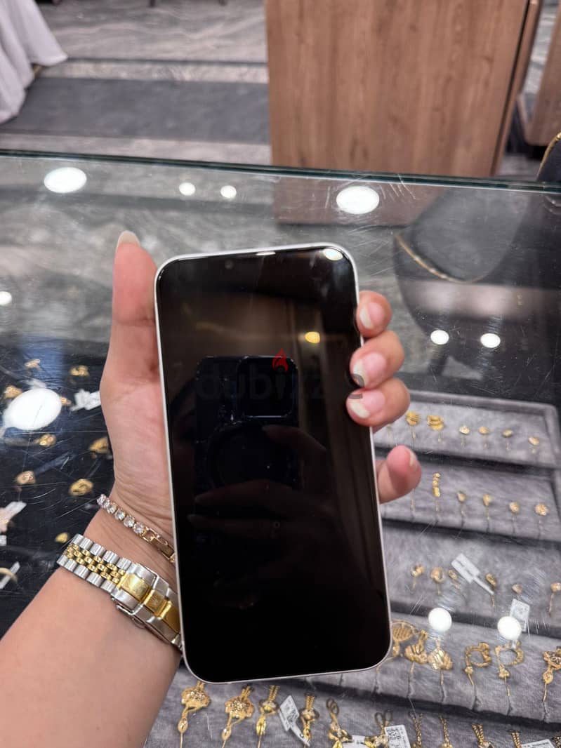 آبل - آيفون 14 بلس 1