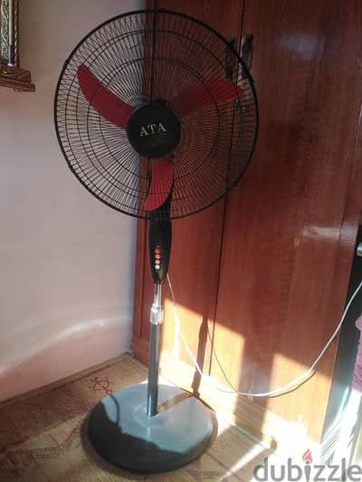 مروحة عمود بحالة جيدة
