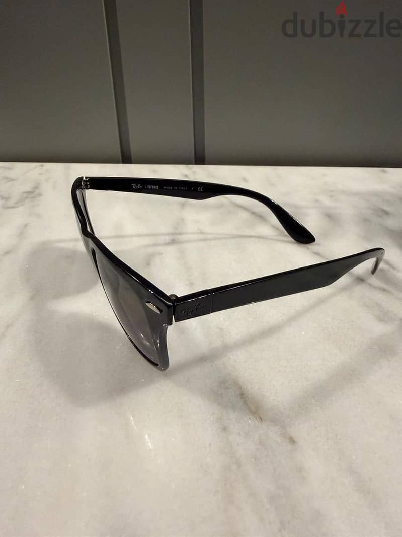 Ray-Ban Wayfarer Liteforce 2