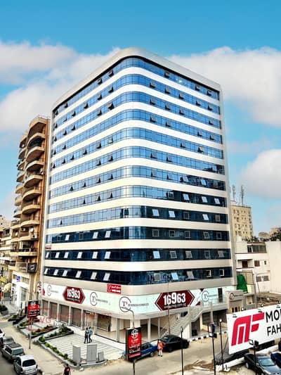 عيادة طبية للايجار 92 م على شارع الطيران الرئيسى امام مستشفى التأمين الصحى مباشرة