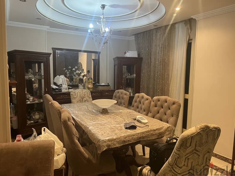 Dinning room in a very good condition 1