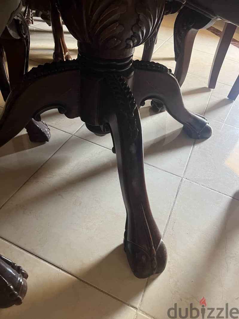 Dinning room in a very good condition 3