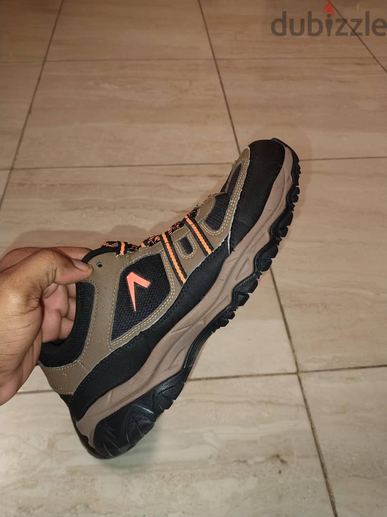 Activ trekking shoes 1