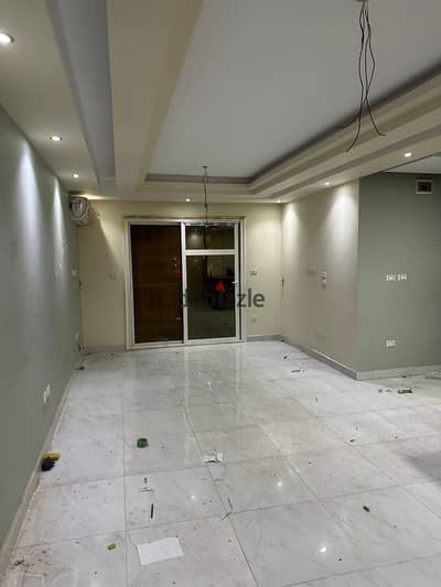 Apartment for rent under the new law in Madinaty B11, prime location, super deluxe finishing, Near services.