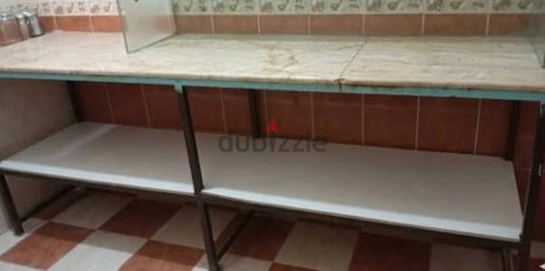 رخامة تركي مع ستاند حديد ورف خشب
