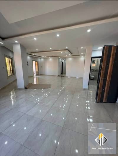 For rent administrative or residential in the eighth neighborhood with air conditioning and heaters, excellent location close to all services