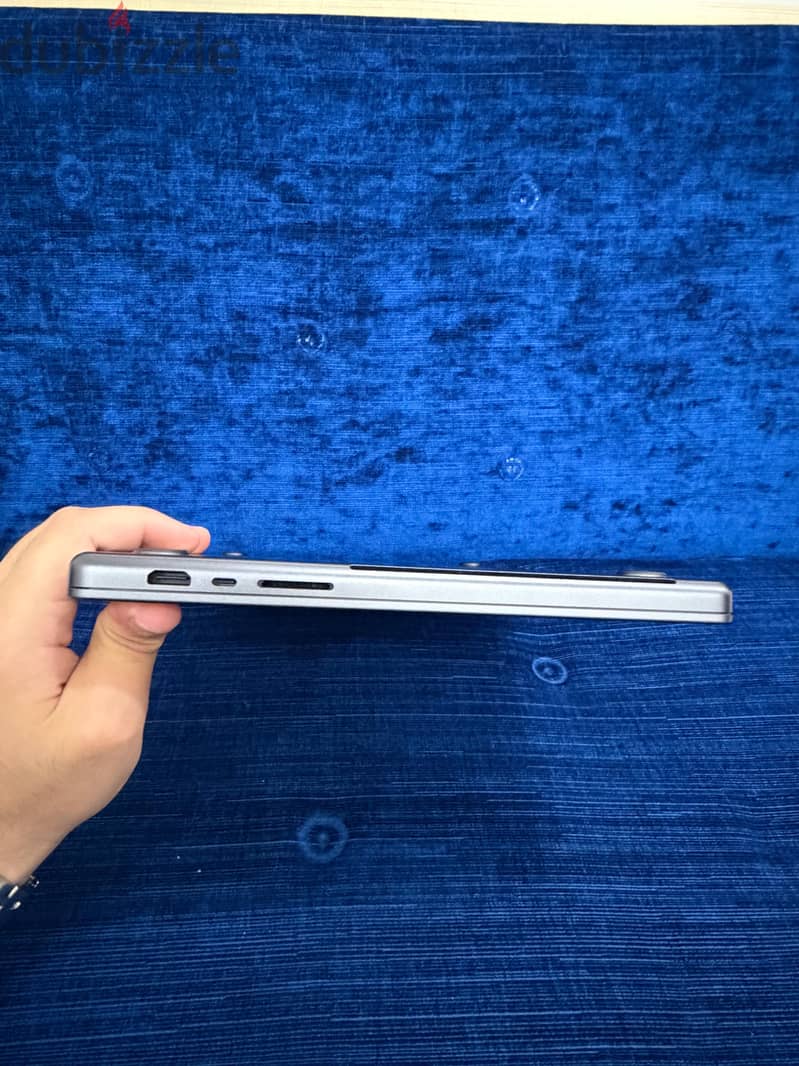 MacBook pro m4 max 16 inch 7
