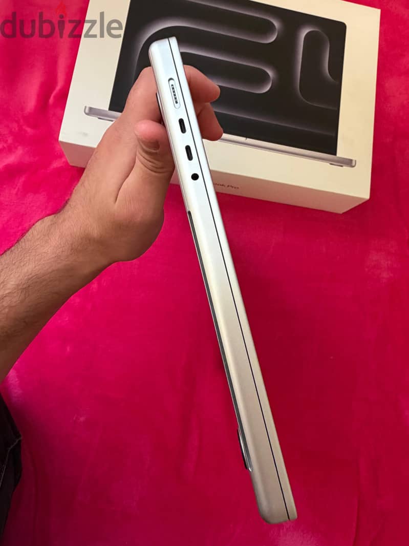 MacBook pro m4 pro 16 inch 4