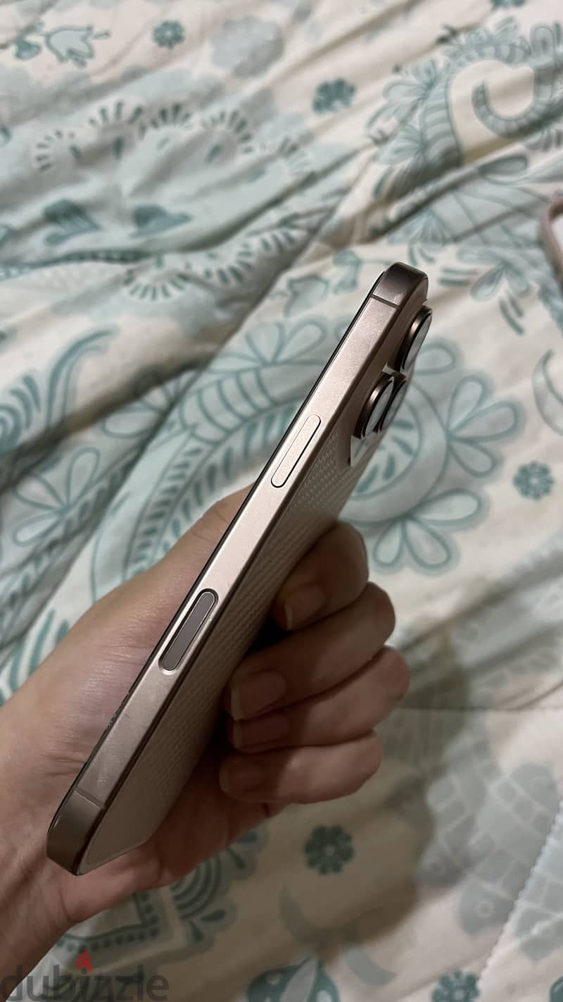 Apple - iPhone 16 Pro 1