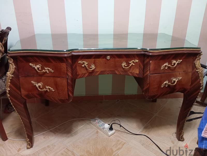 Classic wooden desk 3