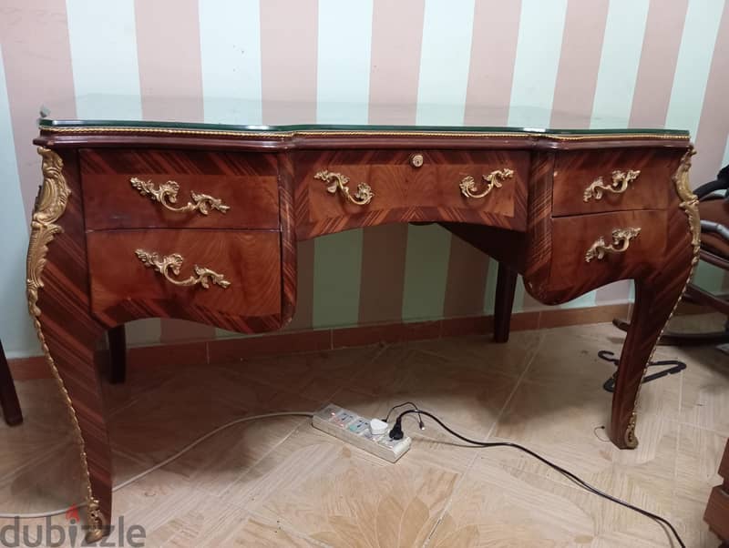 Classic wooden desk 4
