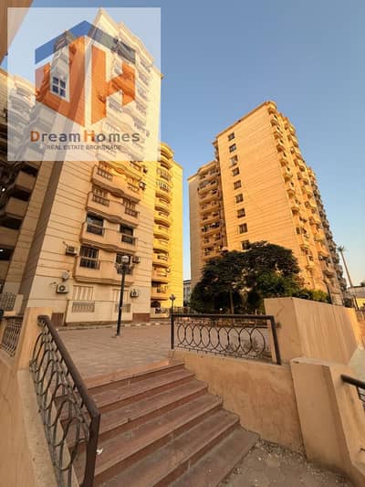 235 meters apartment in Al-Safarat neighborhood Nasr City Al-Sanabel Towers