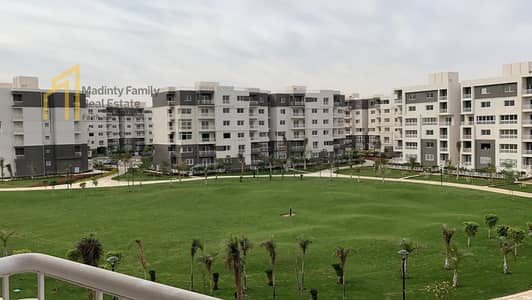 Apartment for rent in Madinaty, 200 square meters, B10, wide garden view, direct sea view