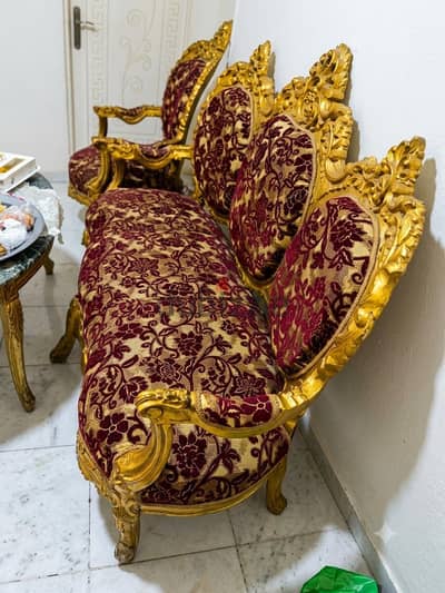 صالون دهبي بسعر لقطة