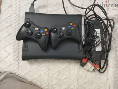 اكس بوكس 360 عليه اكتر من 10 العاب اتنين دراع بوصلاته استعمال خفيف