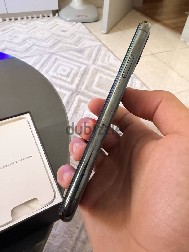 Apple - iPhone 11 Pro 6
