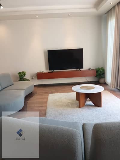 Furnished apartment for rent in Lake View Compound, Fifth Settlement, near Dusit Hotel and South Teseen Street, inside a villa on the first floor with a private entrance and views of landscapes and lakes and rooms