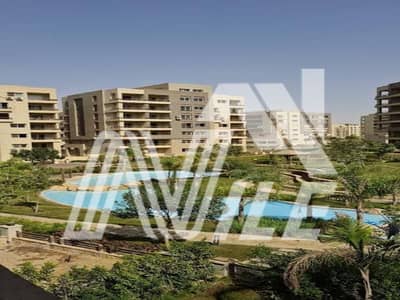 شقه متشطبة بالكامل 200 متر للبيع فيو مفتوح بسعر لقطه في كمبوند ذا سكوير - القاهره الجديده