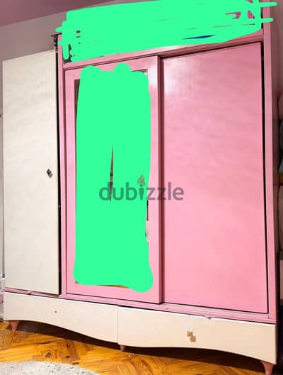 دولاب للبيع بحالة ممتازة