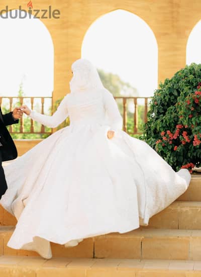 فستان للبيع