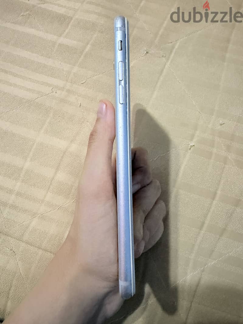 Apple - iPhone 7 4