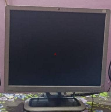 شاشه HPL1910 مستعمله
