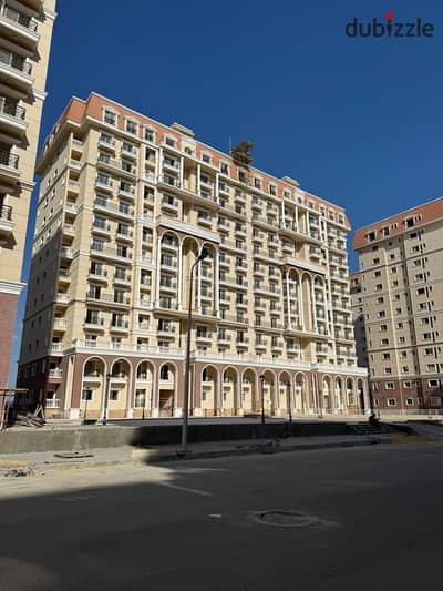 Sawaari from Saudi Arabia and Egypt. . Apartment 158m with immediate receipt