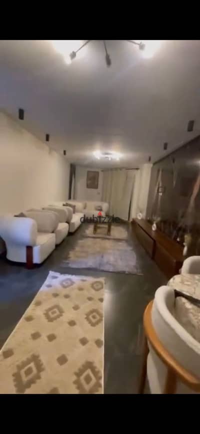 Apartment for sale in Crystal Plaza Compound, super deluxe finishing, furnished, equipped with appliances and air conditioning, at a special price.