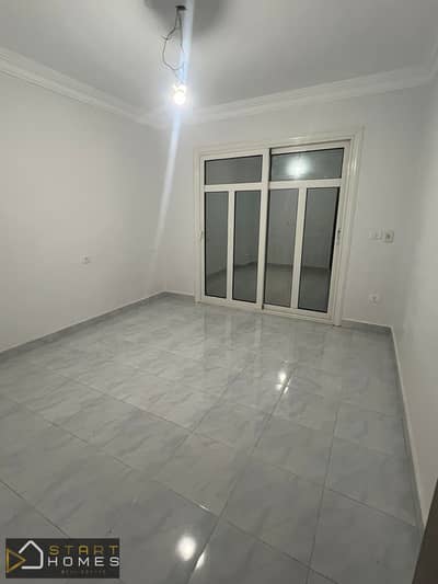 Apartment for sale in Madinaty (B11), 100 sq m, 2 bedrooms, at a special price, west-facing, with a view of parking and The Strip Mall. Apartment for sale in Madinaty (B11), 100 sq m, 2 bedrooms, at a special price, west-facing, with a view of parking and The Strip Mall.