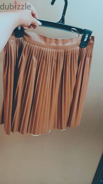 pleated mini skirt
