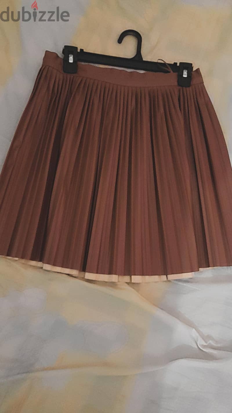 pleated mini skirt 1