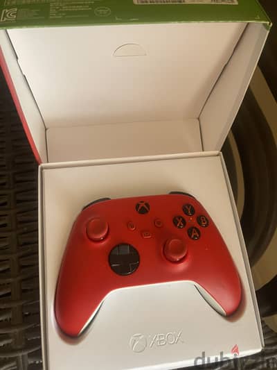New Xbox controller مع البوكس