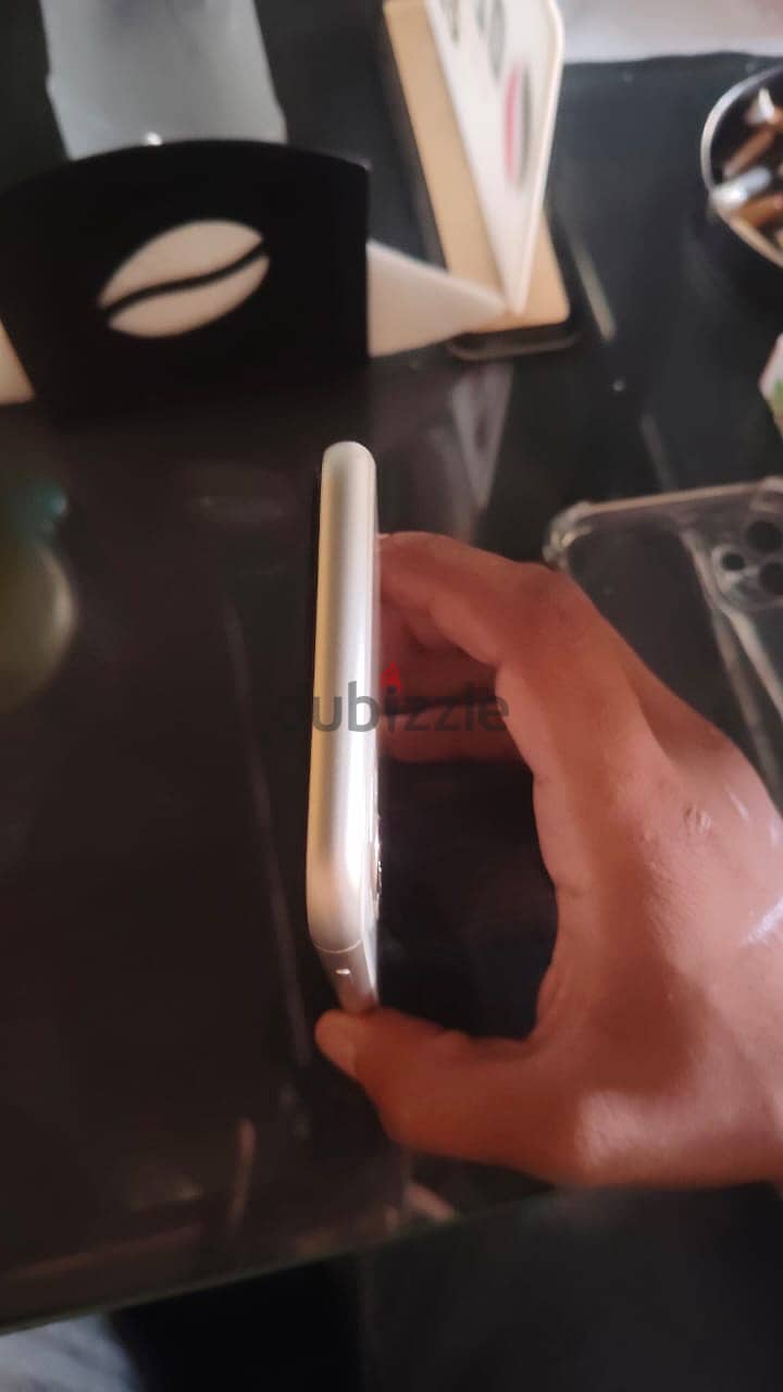iPhone 11 3