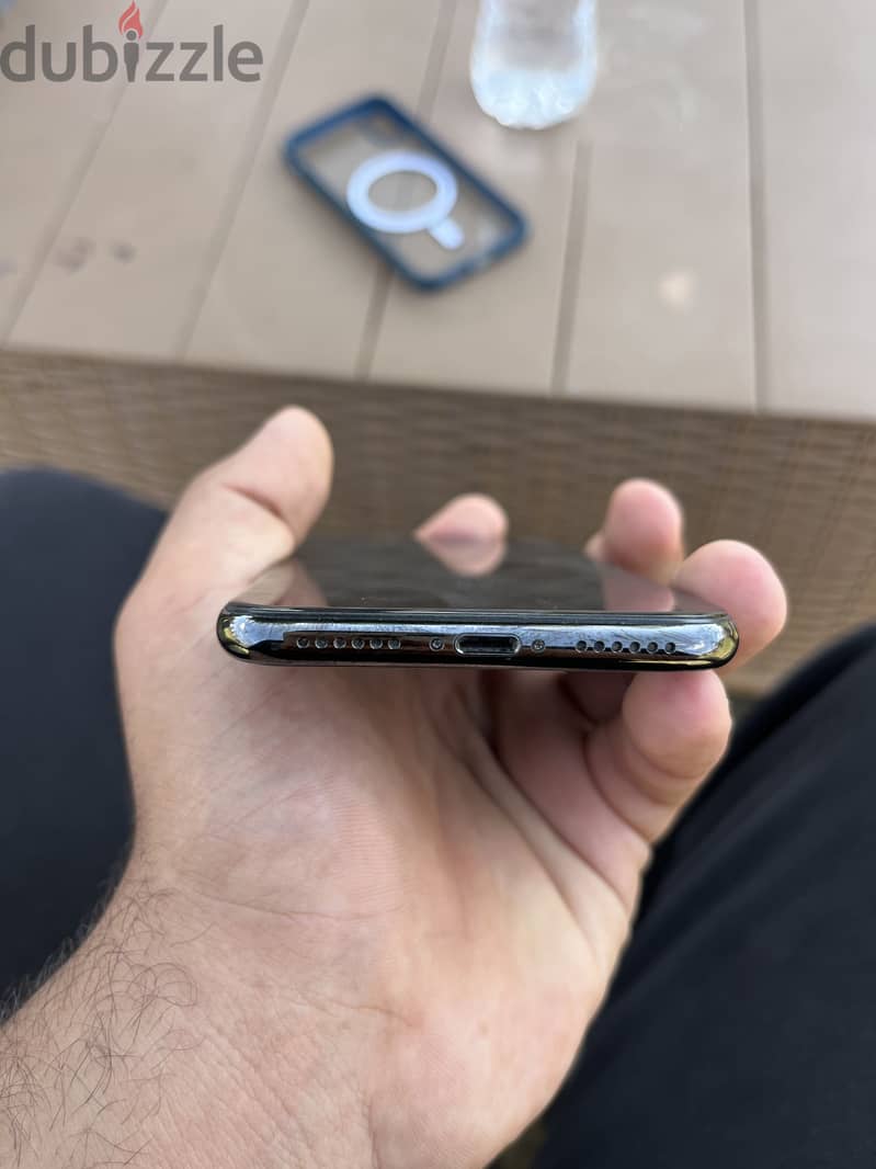 آبل - آيفون اكس 7