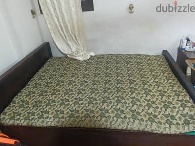 سرير 150 متر
