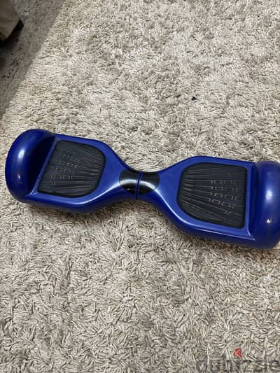 Hover board للبيع محتاج بطاريه وبحاله ممتازه
